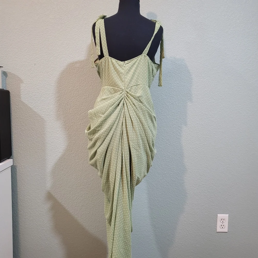 PrettyLittleThing Underwire Detail Draped Midi Dress - Picture 3 of 5